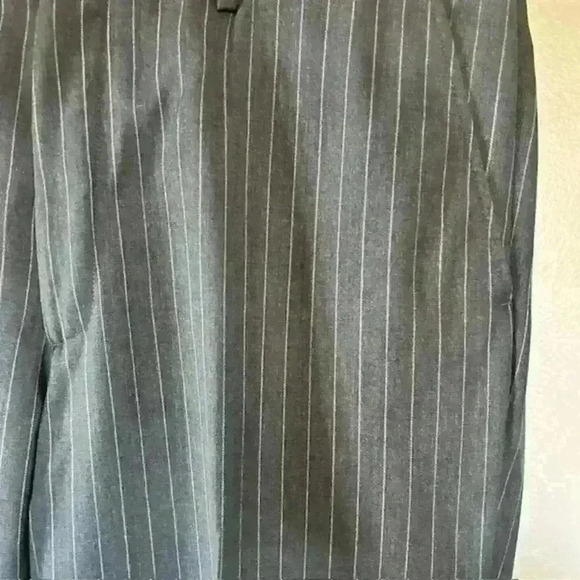 Women's Express Design Studio Producer Gray Pinstripe Pants, Size 36/30 - Picture 3 of 4